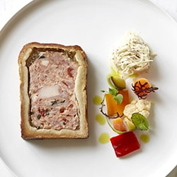 Pastry rabbit paté, celeriac in remoulade sauce - Restaurant Les Remparts